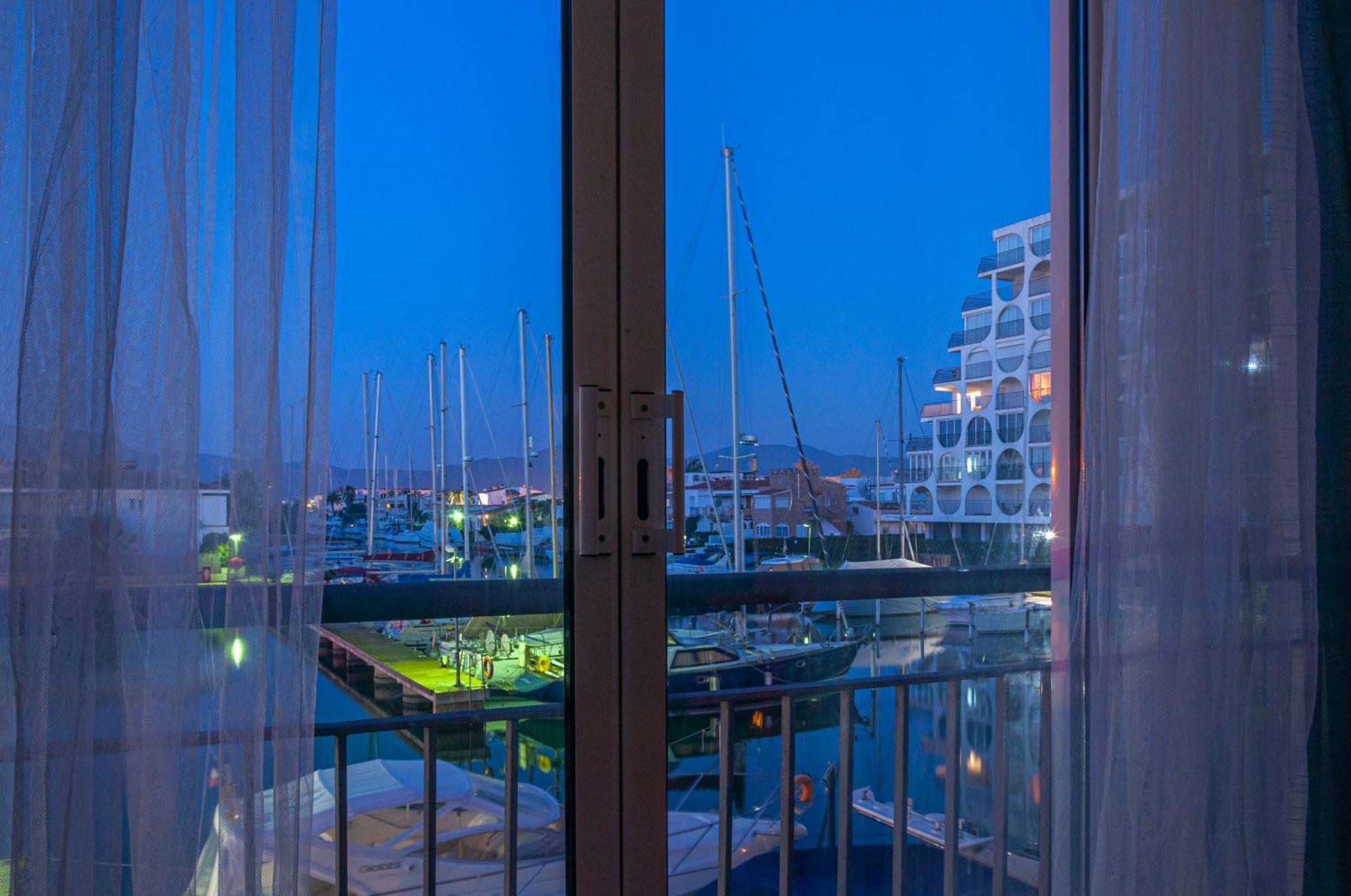 Estudio En 1ª Linea Con Vistas Al Puerto Deportivo By Insidehome Empuriabrava Exterior foto